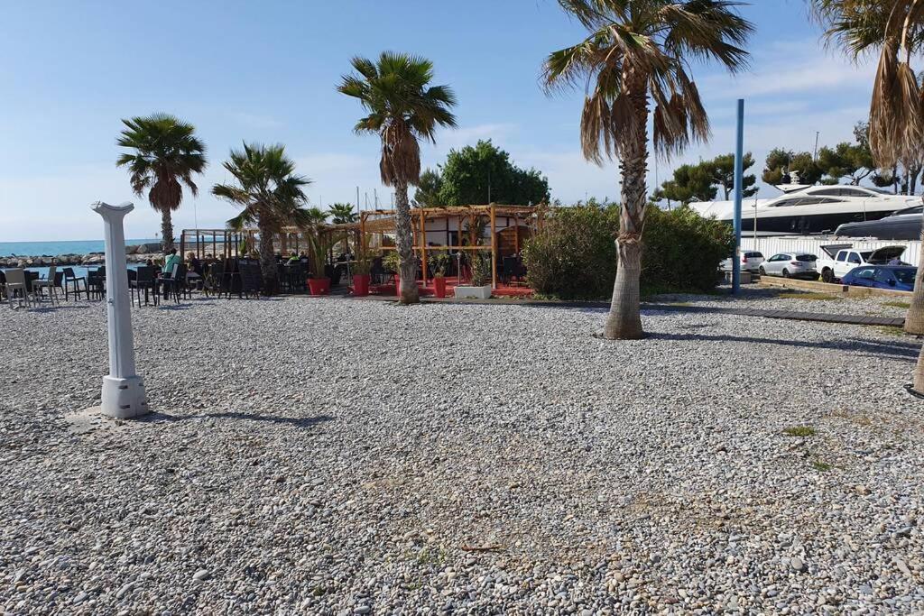 Riviera Sun Standing Studio Villeneuve-Loubet Eksteriør bilde